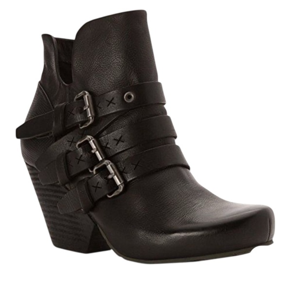 OTBT Lasso Bootie Women's Black Ankle Boots SZ 7.5 Steampunk Leather Edgy Biker - Picture 1 of 11
